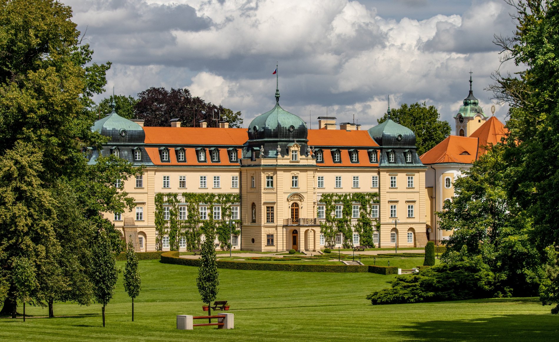 Zámecká zahrada u zámku Lány (foro: Jan Votava)